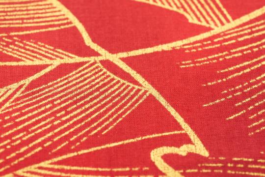 Красная и золотая текстура ткани. Фото Free for commercial use, No attribution required. Бесплатное стоковое фото для свободного скачивания