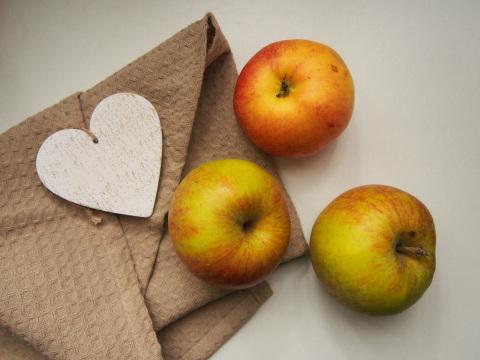 Яблоки фрукты (3). Фото Свободно для коммерческого использования, Атрибуция не требуется. Бесплатное стоковое фото для свободного скачивания