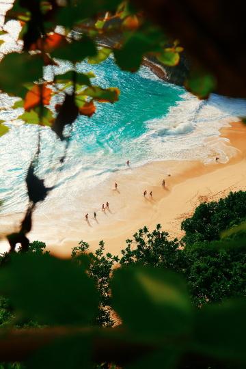 Прекрасный пляж на острове Нуса Пенида, Бали, Индонезия. Фото Свободно для коммерческого использования, Атрибуция не требуется. Бесплатное стоковое фото для свободного скачивания