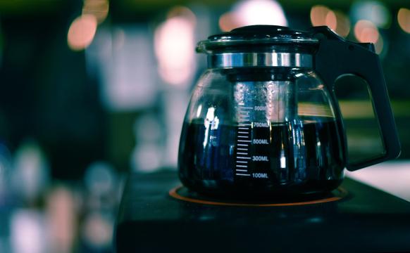 Кофеварка для приготовления черного кофе. Фото Free for commercial use, No attribution required. Бесплатное стоковое фото для свободного скачивания
