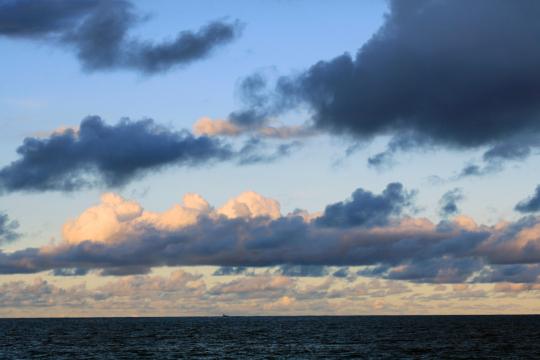Океан, закат. Фото Free for commercial use, No attribution required. Бесплатное стоковое фото для свободного скачивания