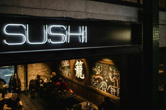 Суши-ресторан. Фото Free for commercial use, No attribution required. Бесплатное стоковое фото для свободного скачивания