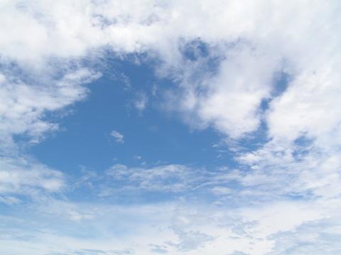 Небо в облаках (17). Фото Свободно для коммерческого использования, Атрибуция не требуется. Бесплатное стоковое фото для свободного скачивания