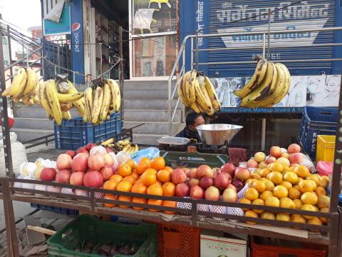 Маркетинг фруктов в Непале. Фото Free for commercial use, No attribution required. Бесплатное стоковое фото для свободного скачивания